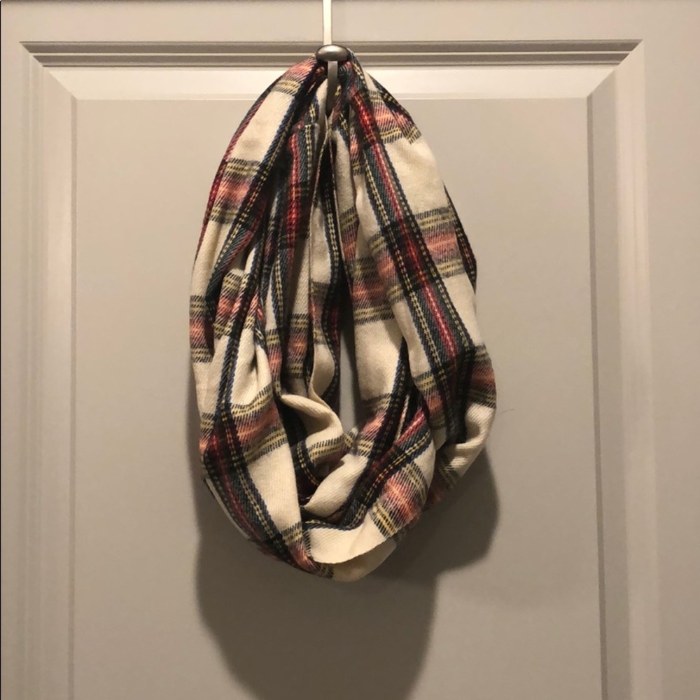 Infinity scarf